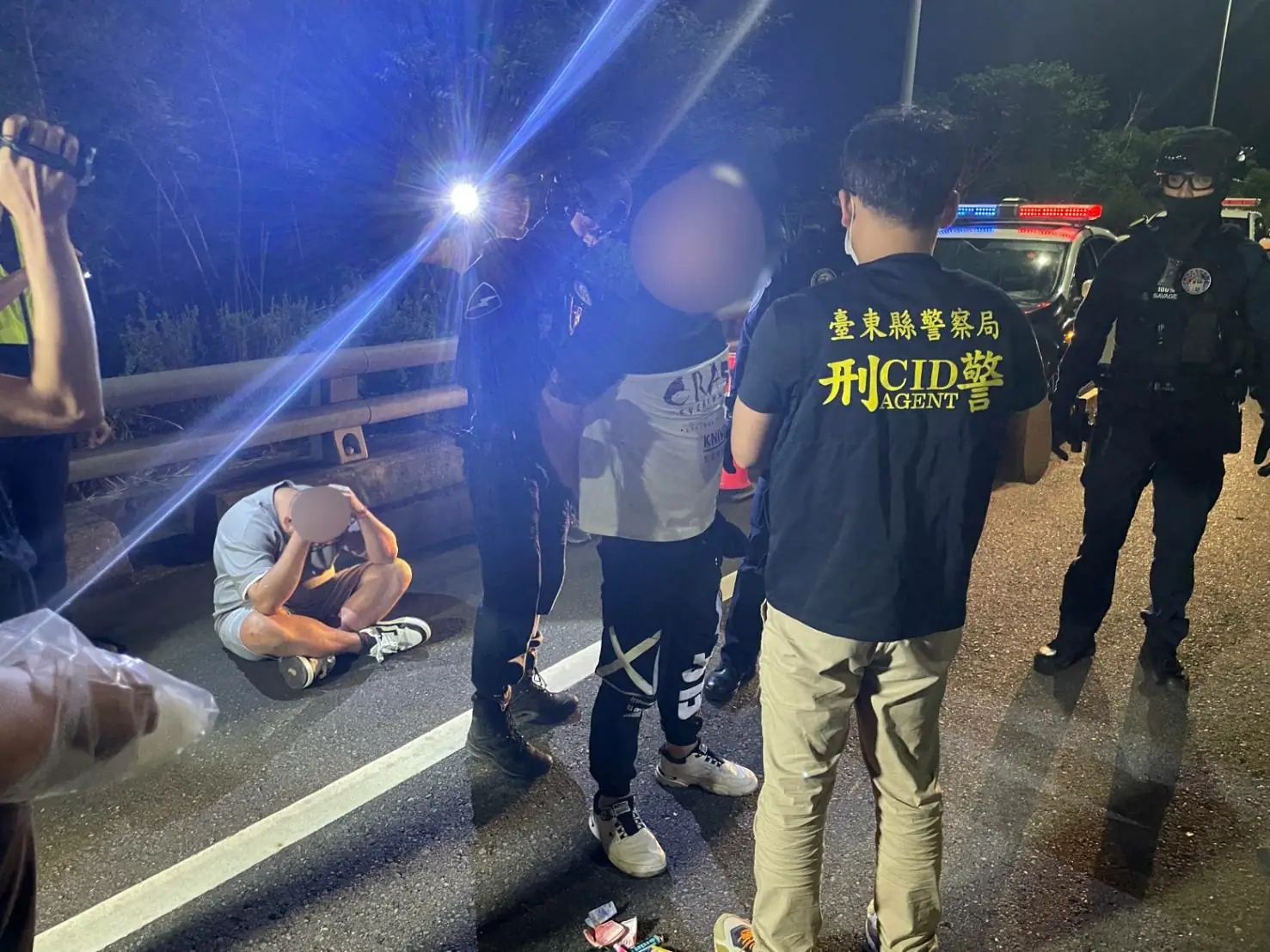 甕中捉鱉！ 臺東警隧道前截毒查獲各式毒品逮2嫌