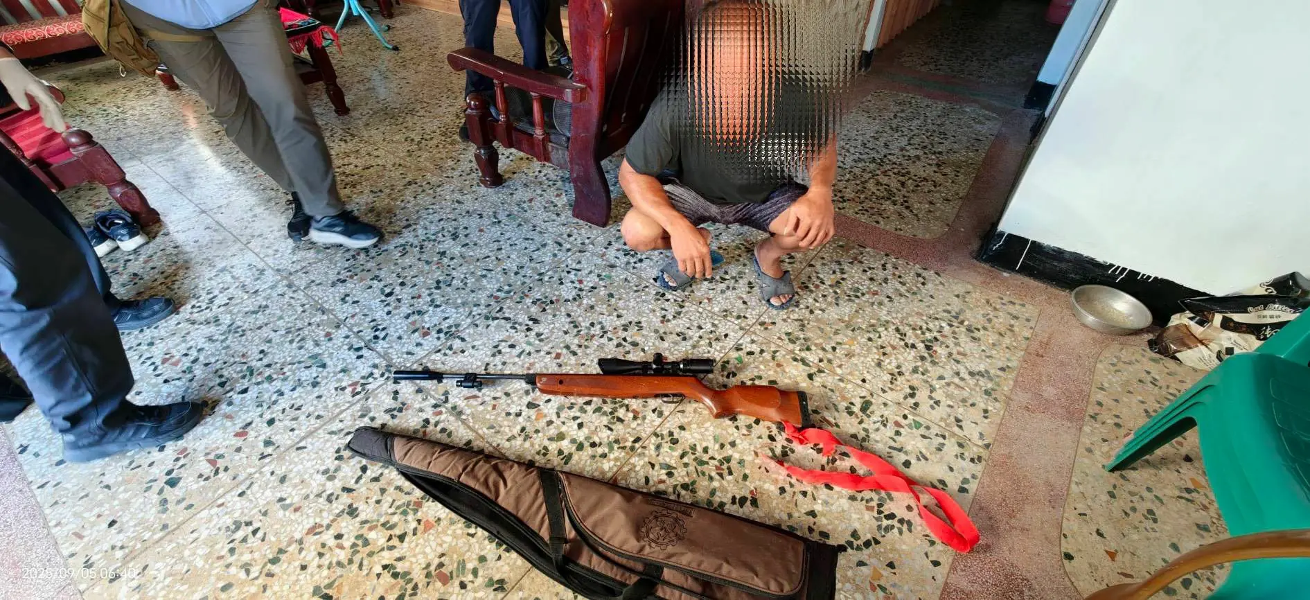 男酒後持槍恐嚇妻子 成功警上門查扣槍枝送辦